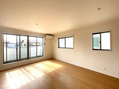 開放感と採光にこだわった広々ＬＤＫ。
