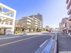 前面道路含む現地写真
