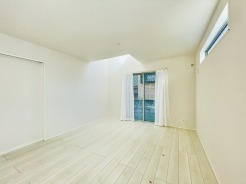 ご家族みんながゆったりくつろげる広々リビング。
