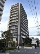 風通し・日当たりに優れる角地。開放感をお楽しみください。
