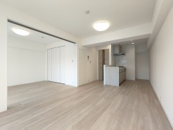 ご家族みんながゆったりくつろげる広々リビング。
