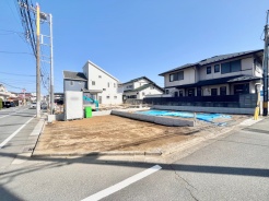 前面道路含む現地写真
