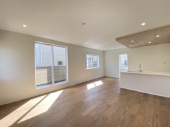 窓から入る光が、穏やかな時間を演出します
