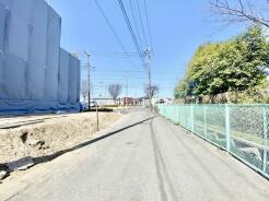 前面道路含む現地写真
