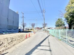 前面道路含む現地写真
