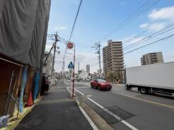2号棟 前面道路含む現地写真

