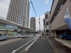 2号棟 前面道路含む現地写真

