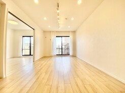 穏やかな光に満ちた、穏やかな時間が流れる住まい
