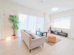 ご家族みんながゆったりくつろげる広々リビング。
