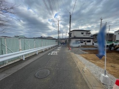 前面道路含む現地写真

