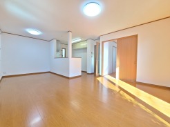 ご家族みんながゆったりくつろげる広々リビング。
