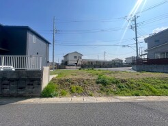 JR京浜東北・武蔵野線「南浦和」駅東口徒歩１分、提携駐車場もあります。エステート白馬南浦和店までお気軽にお問い合わせください。
