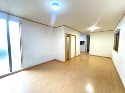 開放感と採光にこだわった広々ＬＤＫ。
