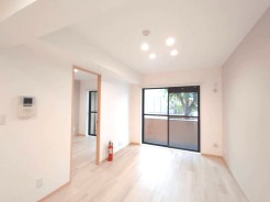 お部屋全体に自然な明るさが行き渡り、穏やかで健やかな暮らしを予感させます
