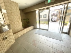 エントランス中