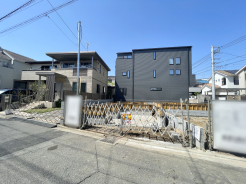 1号棟 前面道路含む現地写真
