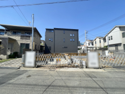 1号棟 前面道路含む現地写真
