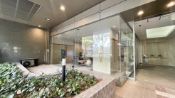 エントランス外
