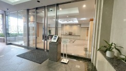 エントランス中
