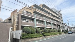 通勤、通学がちょっとした運動にもなる、武蔵浦和駅徒歩15分。
