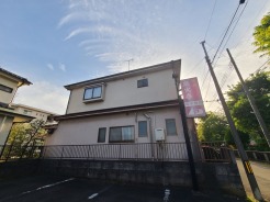 JR京浜東北・武蔵野線「南浦和」駅東口徒歩１分、提携駐車場もあります。エステート白馬南浦和店までお気軽にお問い合わせください。
