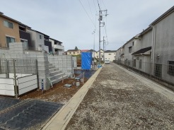 1号棟 前面道路含む現地写真
