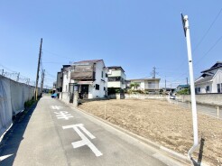 A号地 前面道路含む現地写真
