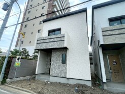 洗練されたデザインが、住まう方に心地よい静けさをもたらします。
