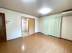 家族が自然に集りそうな広さが魅力のＬＤＫ。
