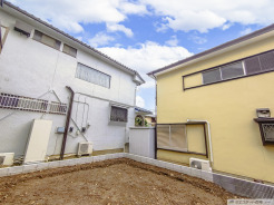 物件南西側 日差しが抜けてくる建物の切れ目があります