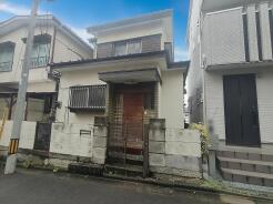 JR京浜東北・武蔵野線「南浦和」駅東口徒歩１分、提携駐車場もあります。エステート白馬南浦和店までお気軽にお問い合わせください。
