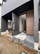 建築中