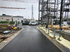 1号棟 前面道路含む現地写真
