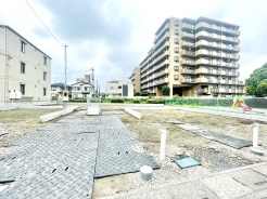 基礎から完成済みの住まいまで、各工程をご確認いただけます。