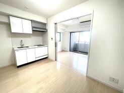 無駄を削ぎ落としたシンプルな造りが、自分らしい暮らしを丁寧に形作っていく土台となります

