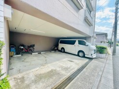 駐車場
