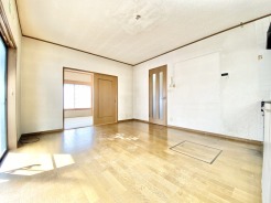 リフォーム工事前の画像になります。