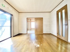 リフォーム工事前の画像になります。