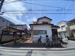 前面道路含む外観