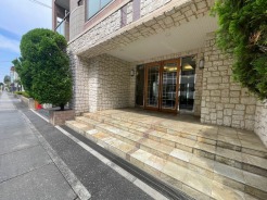 エントランス外
