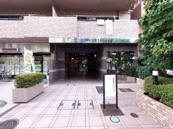 エントランス外
