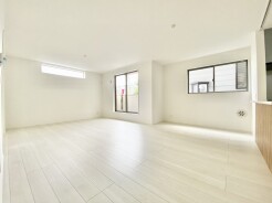 開放感と採光にこだわった広々LDK。