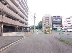 前面道路含む現地写真
