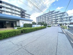 見通しの良い道路に面しております