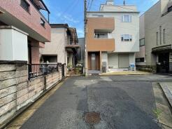 前面道路含む現地写真(現状古家付き)
