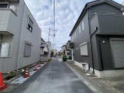 前面道路含む外観