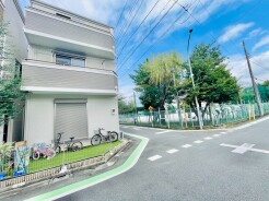 前面道路含む現地写真

