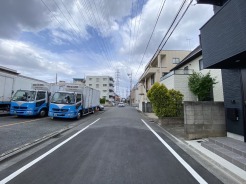 A号地 前面道路含む現地写真

