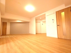 ご家族みんながゆったりくつろげるリビング。