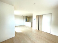 ご家族みんながゆったりくつろげる広々リビング。
